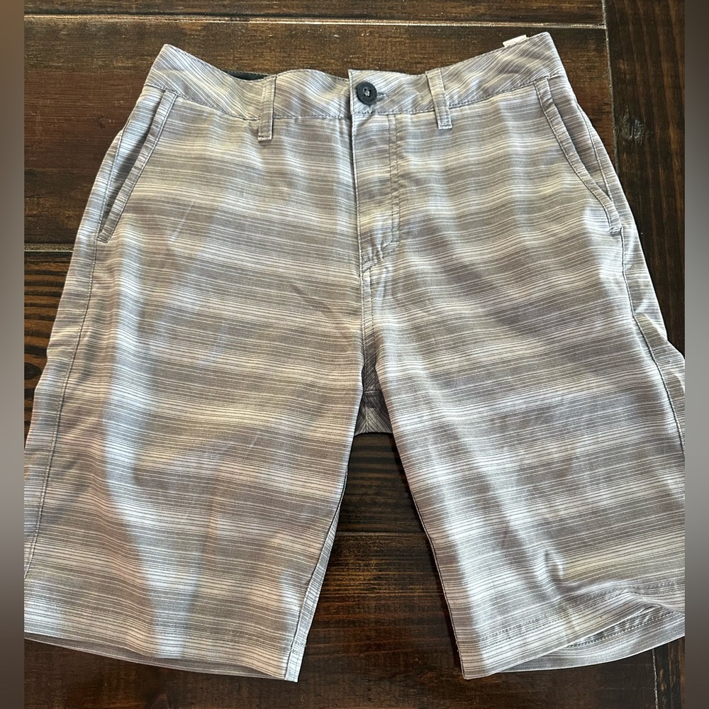 Quicksilver Men's Striped Gray Shorts size 30